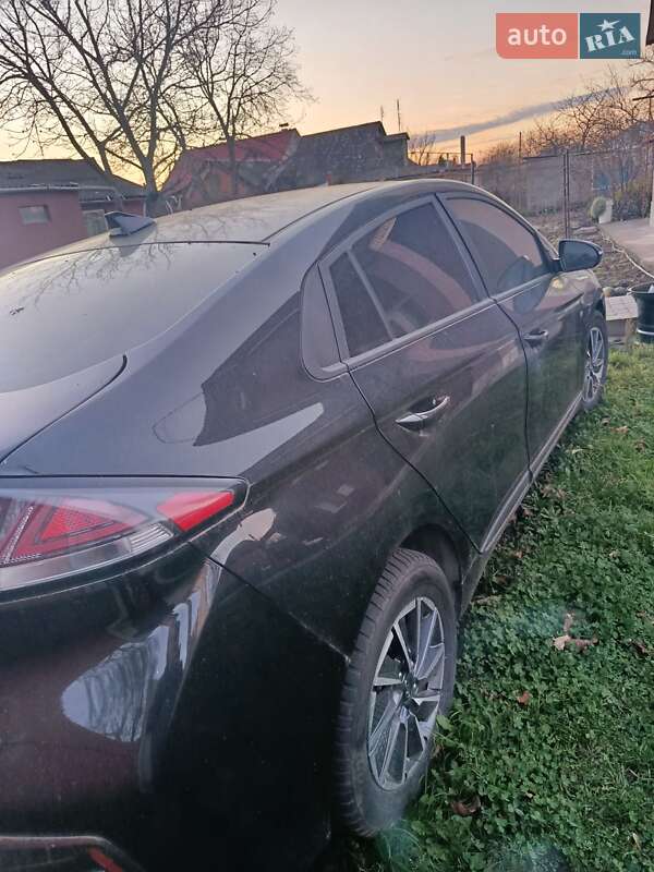 Лифтбек Hyundai Ioniq 2021 в Виннице