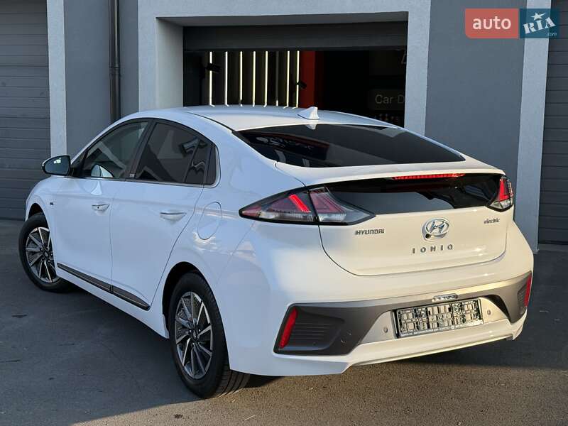 Лифтбек Hyundai Ioniq 2020 в Виннице