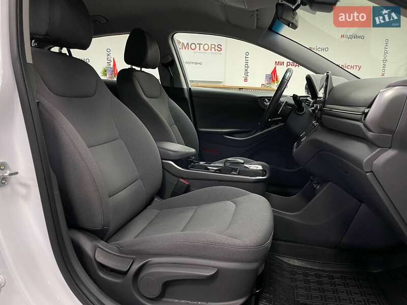 Лифтбек Hyundai Ioniq 2021 в Киеве фото 39 Лифтбек Hyundai Ioniq 2021 в Киеве