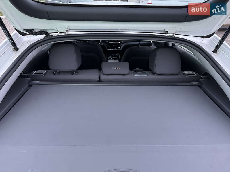 Хетчбек Hyundai Ioniq 2017 в Тернополі фото 18 Хетчбек Hyundai Ioniq 2017 в Тернополі