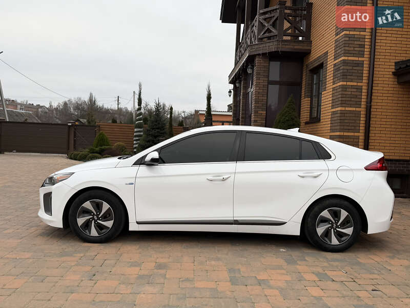 Хэтчбек Hyundai Ioniq 2017 в Чернигове