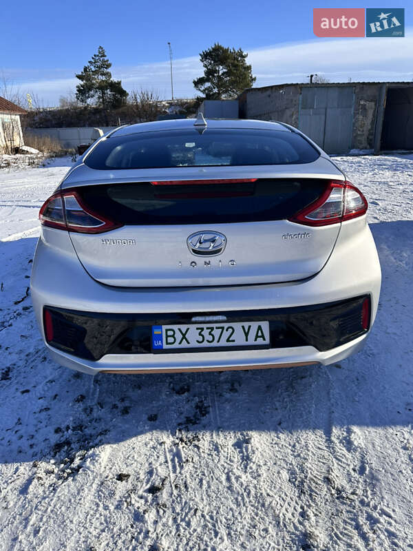 Хэтчбек Hyundai Ioniq 2018 в Староконстантинове фото 6 Хэтчбек Hyundai Ioniq 2018 в Староконстантинове