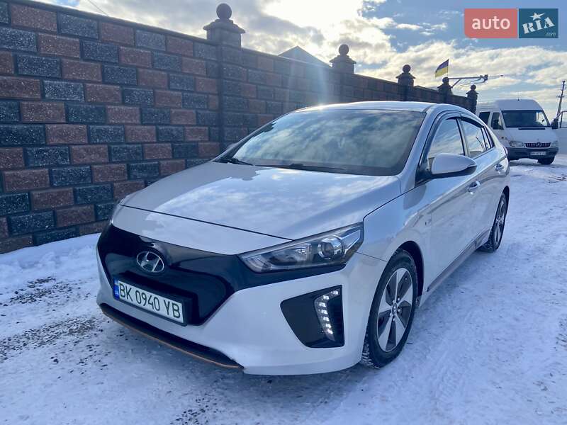 Хэтчбек Hyundai Ioniq 2018 в Ровно фото 5 Хэтчбек Hyundai Ioniq 2018 в Ровно