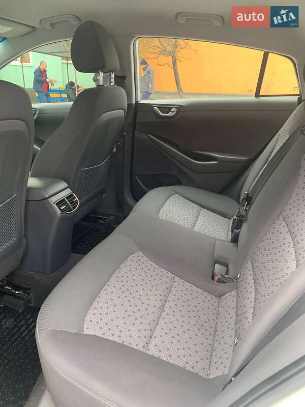 Хэтчбек Hyundai Ioniq 2017 в Полтаве