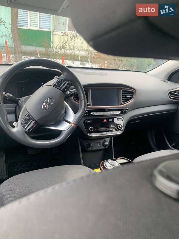 Хэтчбек Hyundai Ioniq 2017 в Полтаве
