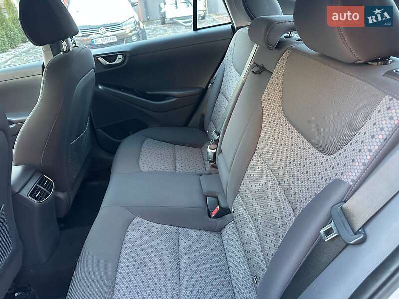 Хэтчбек Hyundai Ioniq 2017 в Полтаве