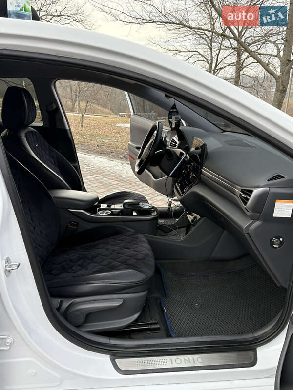 Лифтбек Hyundai Ioniq 2020 в Кропивницком