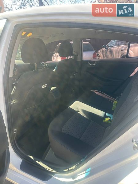 Хэтчбек Hyundai Ioniq 2017 в Одессе