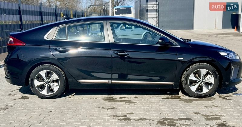 Хэтчбек Hyundai Ioniq 2017 в Бродах