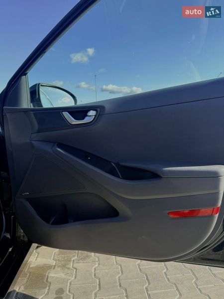 Хэтчбек Hyundai Ioniq 2017 в Бродах