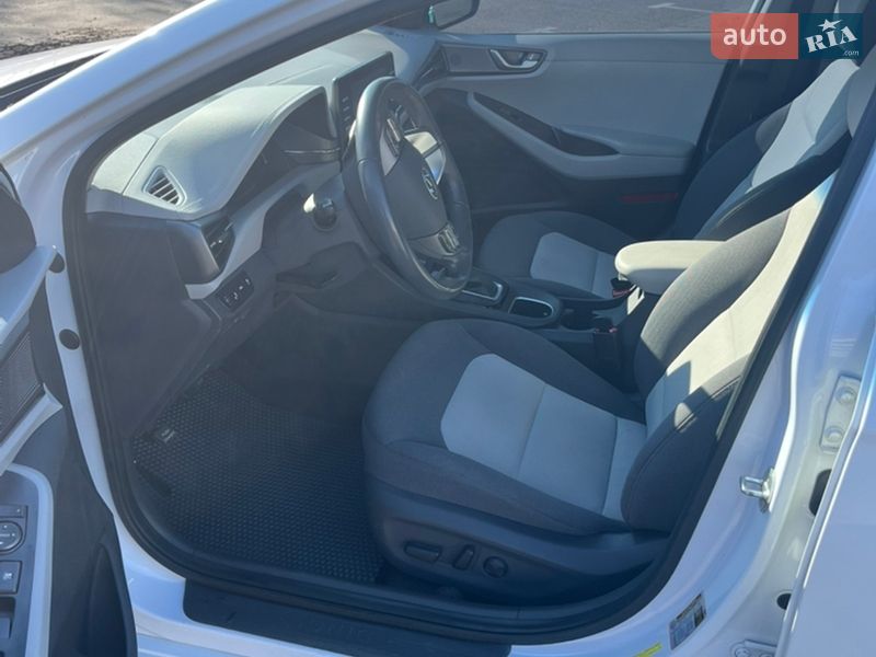 Лифтбек Hyundai Ioniq 2019 в Одессе