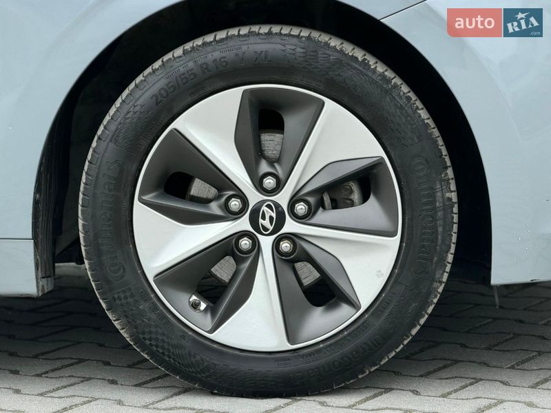 Хэтчбек Hyundai Ioniq 2018 в Тернополе