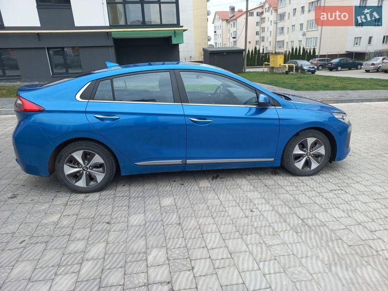 Хэтчбек Hyundai Ioniq 2017 в Шептицькому