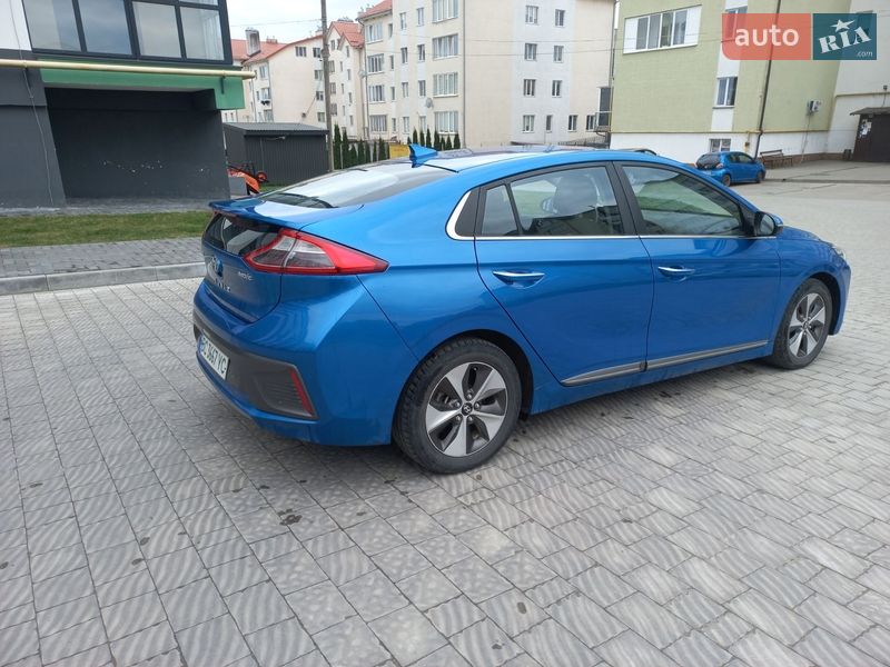 Хэтчбек Hyundai Ioniq 2017 в Шептицькому
