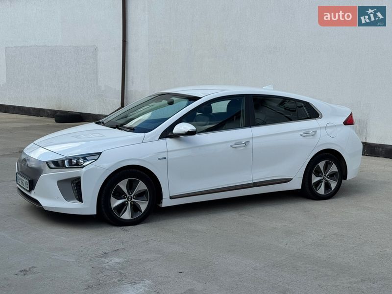 Хэтчбек Hyundai Ioniq 2017 в Виннице фото 20 Хэтчбек Hyundai Ioniq 2017 в Виннице