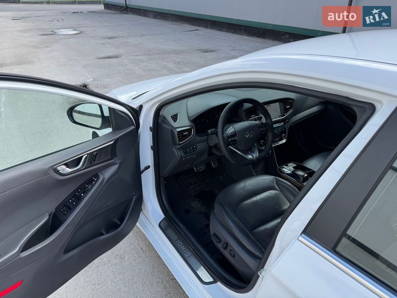 Хэтчбек Hyundai Ioniq 2017 в Виннице фото 32 Хэтчбек Hyundai Ioniq 2017 в Виннице