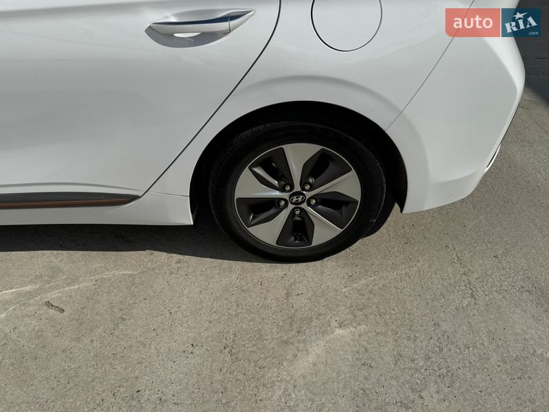 Хэтчбек Hyundai Ioniq 2017 в Виннице фото 53 Хэтчбек Hyundai Ioniq 2017 в Виннице