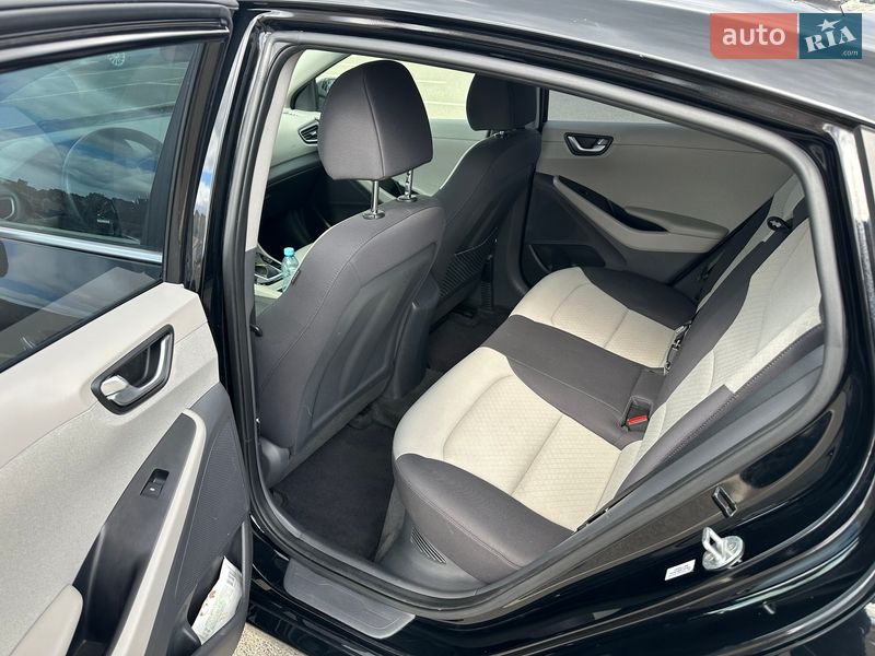 Хэтчбек Hyundai Ioniq 2017 в Киеве