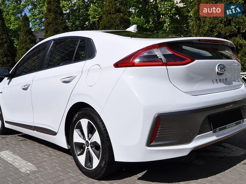 Hyundai Ioniq 2018 VIN KMHC851HFJU037787 фото оголошення 4 з 70