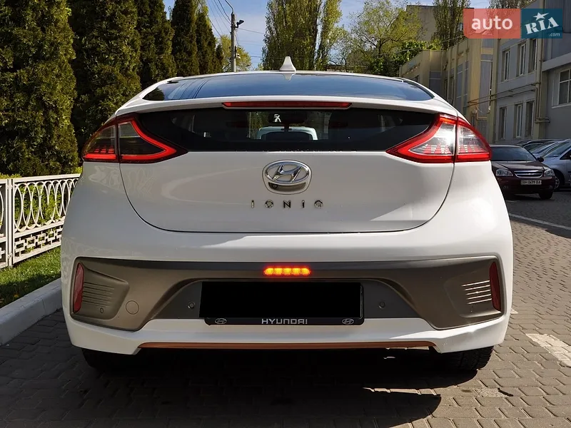 Hyundai Ioniq 2018 VIN KMHC851HFJU037787 фото оголошення 5 з 70