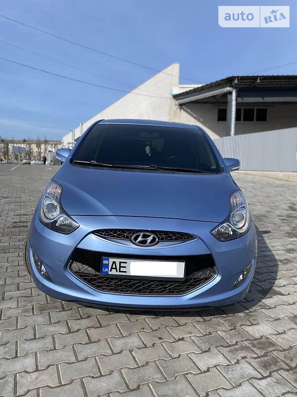 Хэтчбек Hyundai ix20 2011 в Днепре