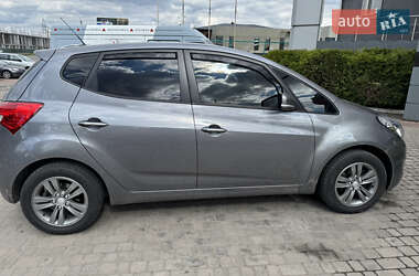 Хэтчбек Hyundai ix20 2013 в 