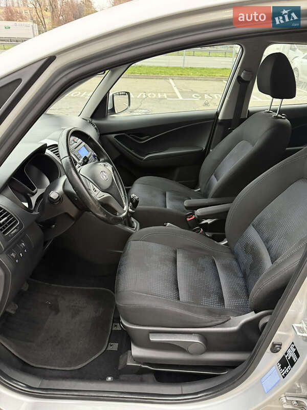 Хэтчбек Hyundai ix20 2012 в Киеве фото 8 Хэтчбек Hyundai ix20 2012 в Киеве