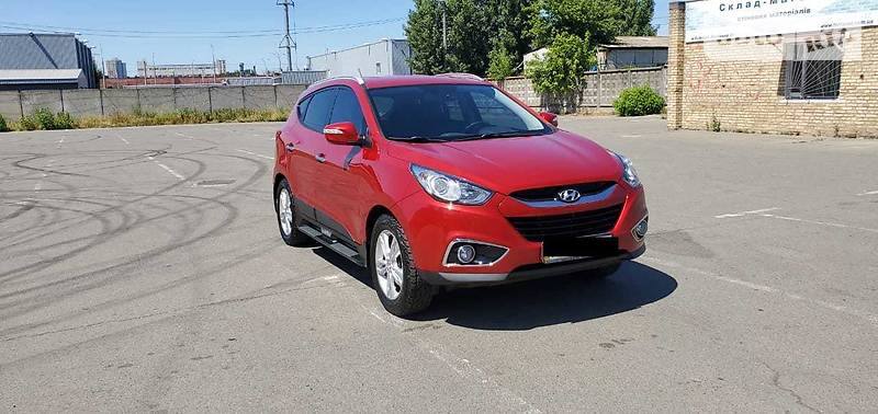 Позашляховик / Кросовер Hyundai ix35 2011 в 