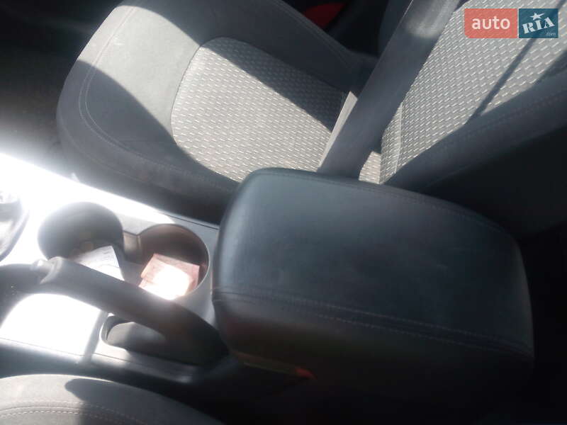 Позашляховик / Кросовер Hyundai ix35 2010 в Костопілі фото 21 Позашляховик / Кросовер Hyundai ix35 2010 в Костопілі