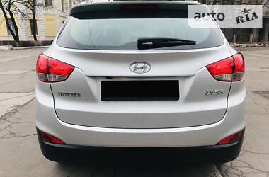 Позашляховик / Кросовер Hyundai ix35 2012 в 