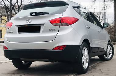 Позашляховик / Кросовер Hyundai ix35 2012 в 