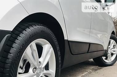 Позашляховик / Кросовер Hyundai ix35 2012 в 