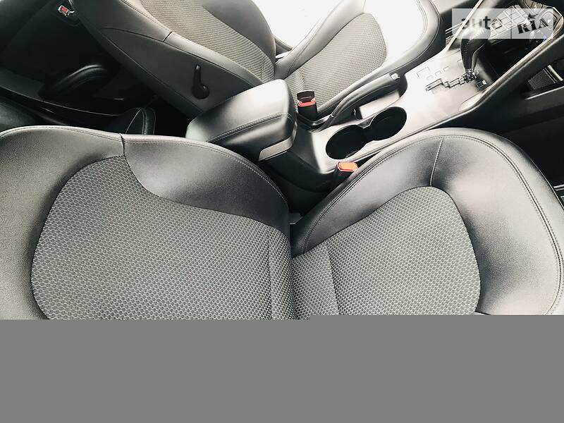 Внедорожник / Кроссовер Hyundai ix35 2012 в Каменском