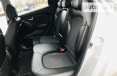 Позашляховик / Кросовер Hyundai ix35 2012 в 