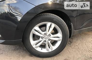 Позашляховик / Кросовер Hyundai ix35 2011 в 