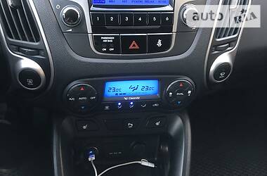 Позашляховик / Кросовер Hyundai ix35 2011 в 