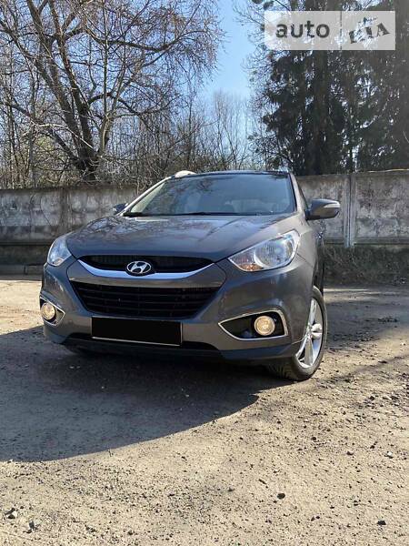 Позашляховик / Кросовер Hyundai ix35 2011 в 