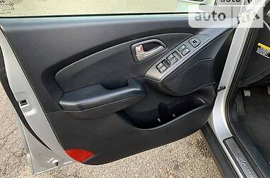 Позашляховик / Кросовер Hyundai ix35 2012 в 