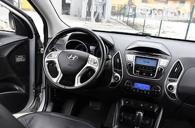 Позашляховик / Кросовер Hyundai ix35 2011 в 