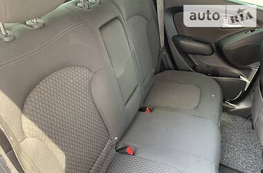 Позашляховик / Кросовер Hyundai ix35 2013 в 