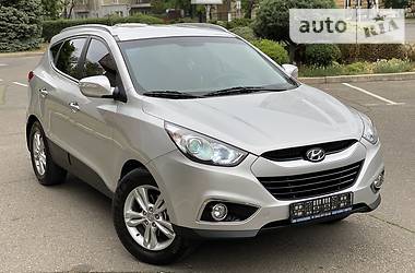 Позашляховик / Кросовер Hyundai ix35 2012 в 