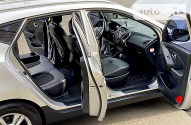 Позашляховик / Кросовер Hyundai ix35 2012 в 