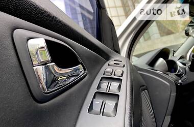 Позашляховик / Кросовер Hyundai ix35 2012 в 