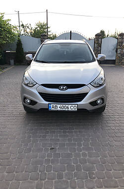 Внедорожник / Кроссовер Hyundai ix35 2010 в 
