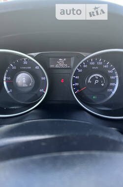 Позашляховик / Кросовер Hyundai ix35 2010 в Хусті