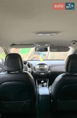 Внедорожник / Кроссовер Hyundai ix35 2010 в Путиле