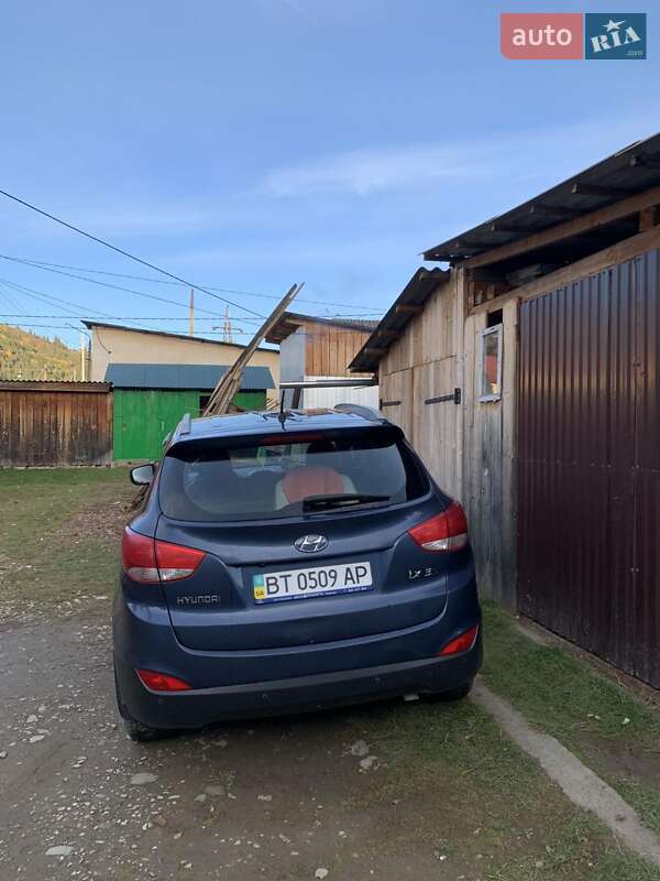Позашляховик / Кросовер Hyundai ix35 2010 в Путилі