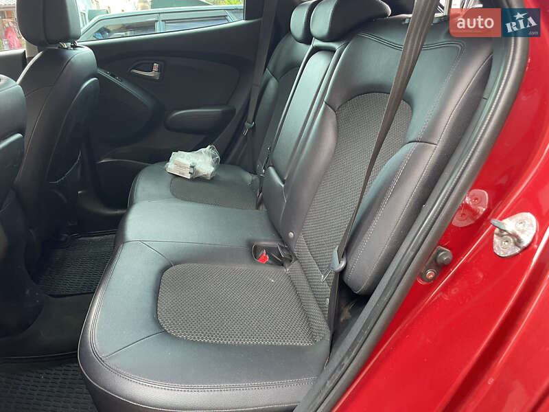 Внедорожник / Кроссовер Hyundai ix35 2010 в Золотоноше