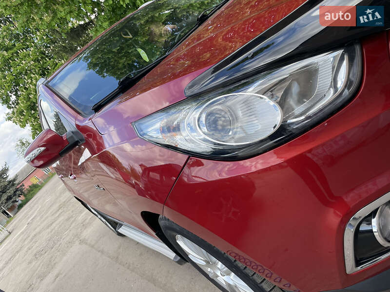 Внедорожник / Кроссовер Hyundai ix35 2010 в Золотоноше