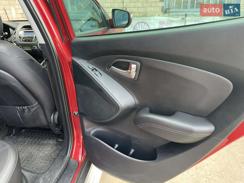 Внедорожник / Кроссовер Hyundai ix35 2010 в Золотоноше
